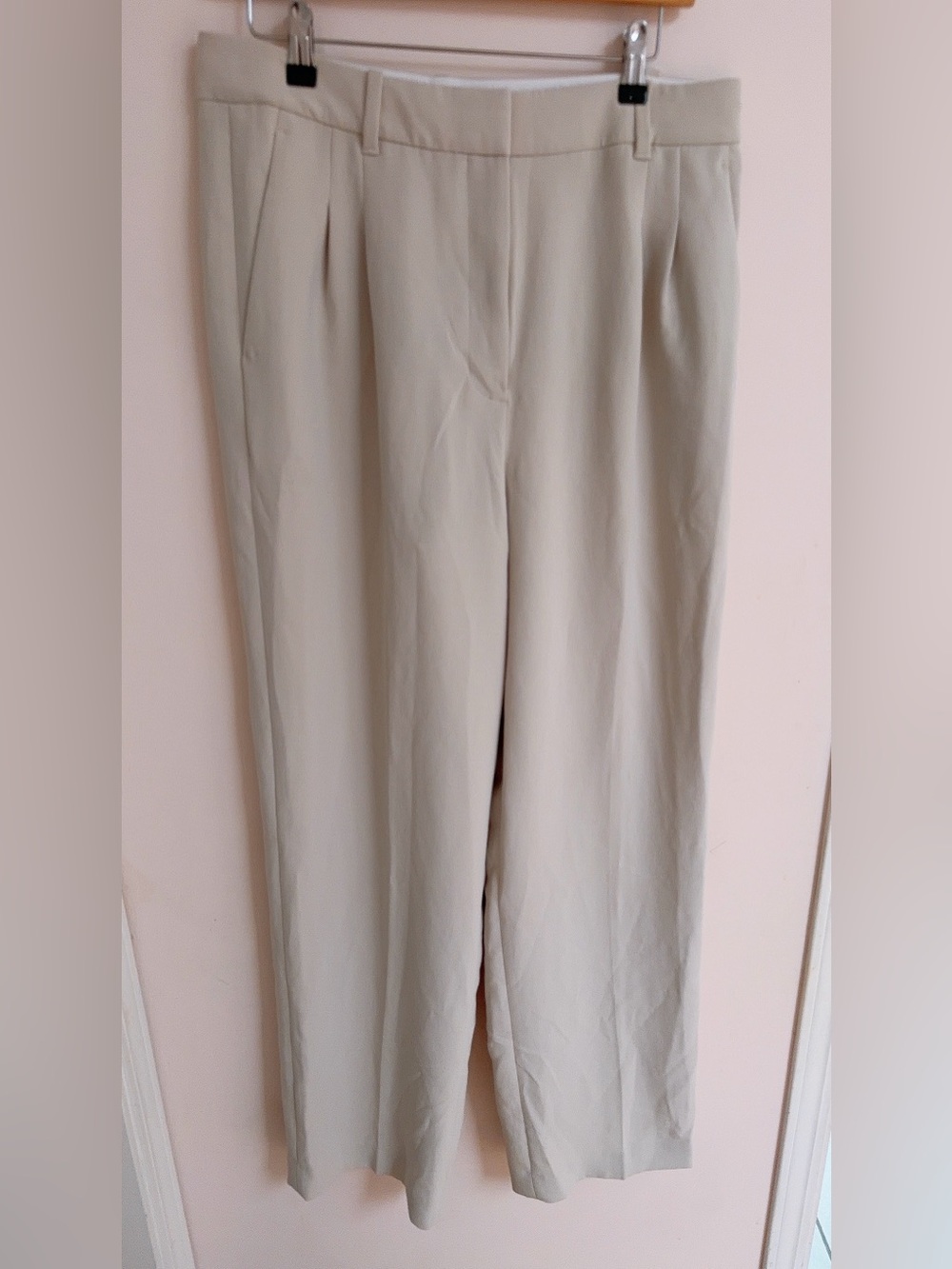 Aritzia The Effortless Pant™ - Crepette™ - Picture 2 of 8